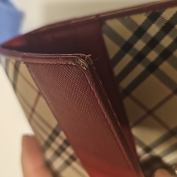 Burberry Nova Long Wallet, Kiss Lock Red and Tan - Picture 12 of 16